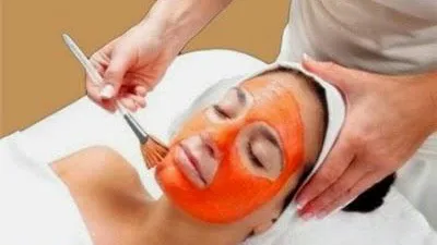 Hướng dẫn cách làm mặt nạ tinh bột nghệ và cà chua làm đẹp da